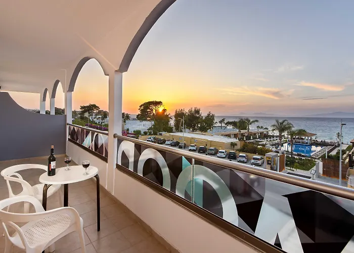 Hotel Sunny Days 4*