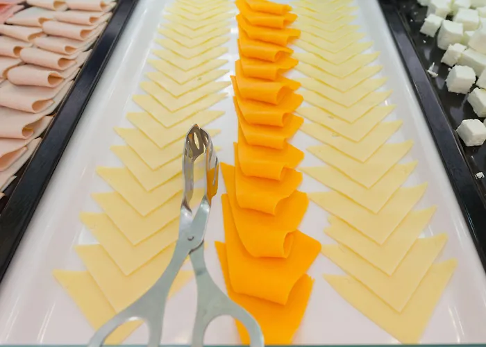 Sunny Days 酒店 4*