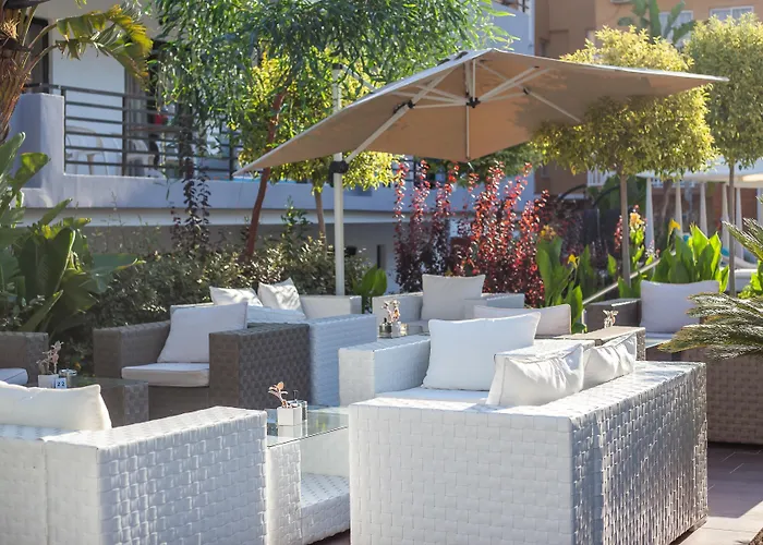 فندق Sunny Days 4*